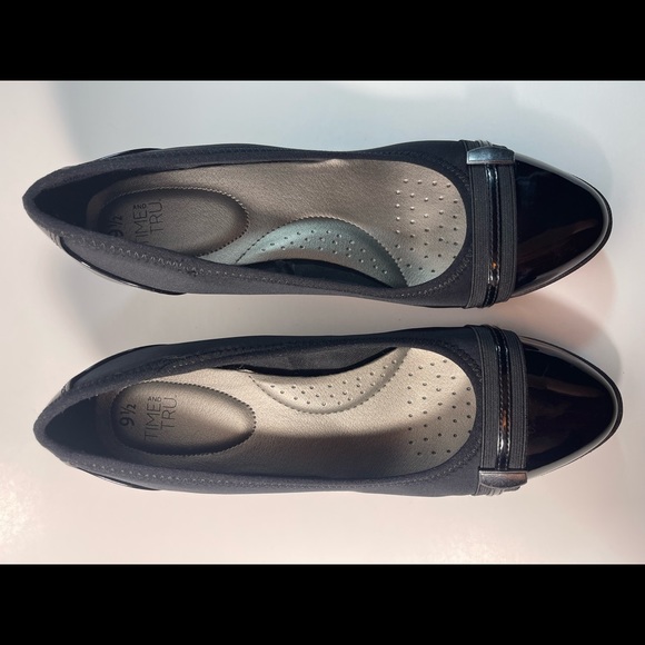 TIME AND TRU Women's Shoes Black Fabric Patient Leather Platform Pamps Size:9.5 - Picture 5 of 9